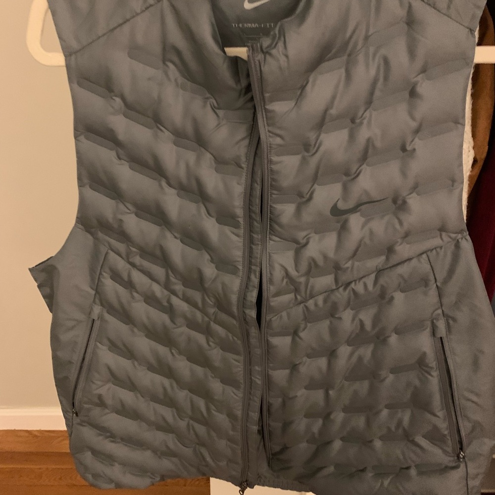 Nike thermafit running vest euc only worn once